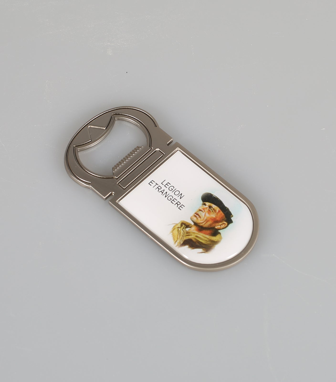 Weißer magnetischer Flaschenöffner