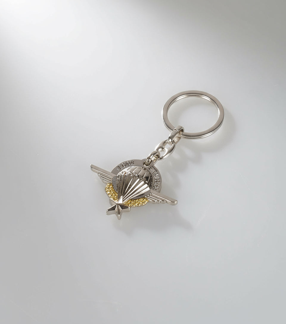 Schlüsselanhänger mit Fallschirmspringer-Zertifikat