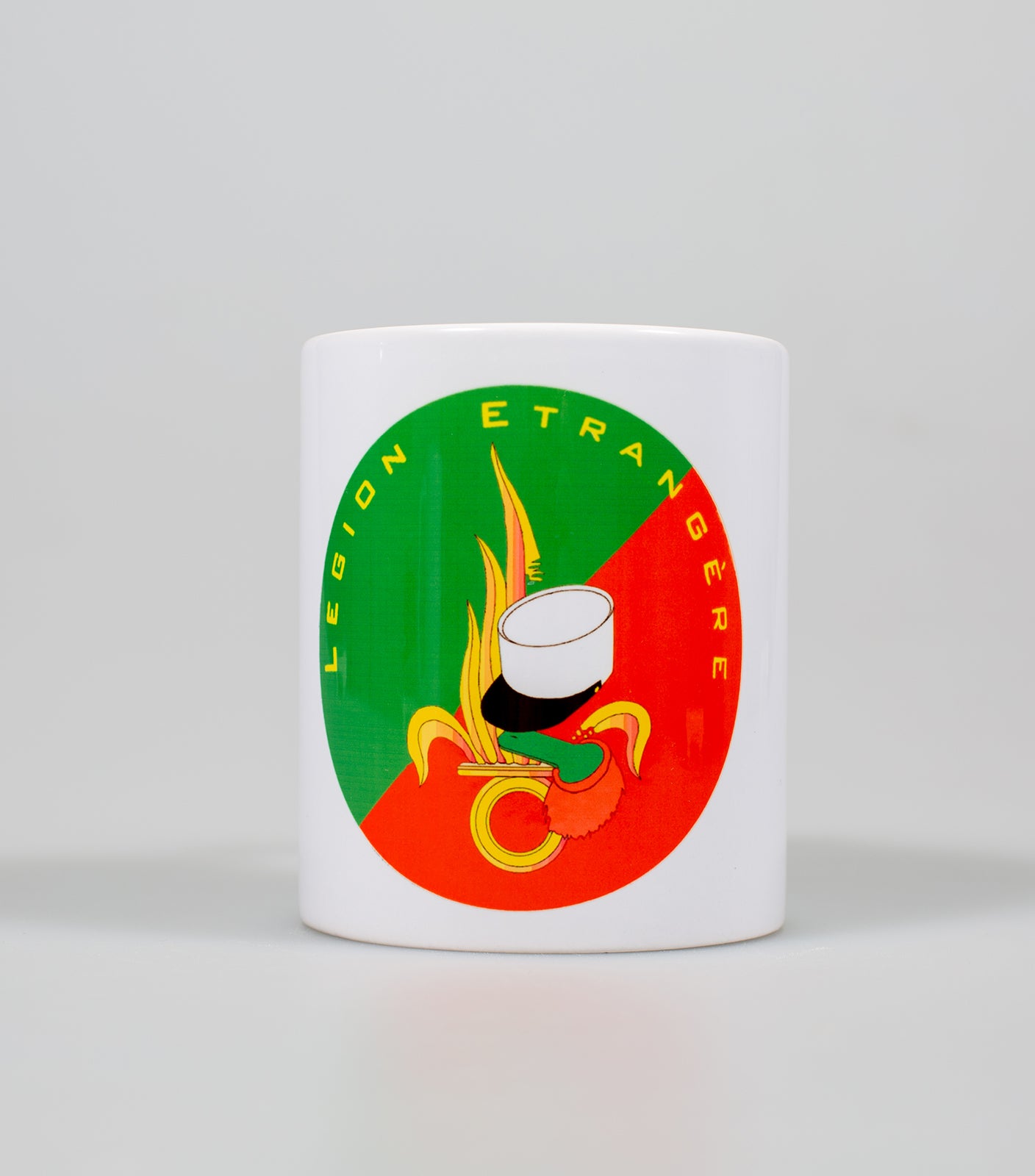 Grün-rote Tasse mit dem Logo der Fremdenlegion